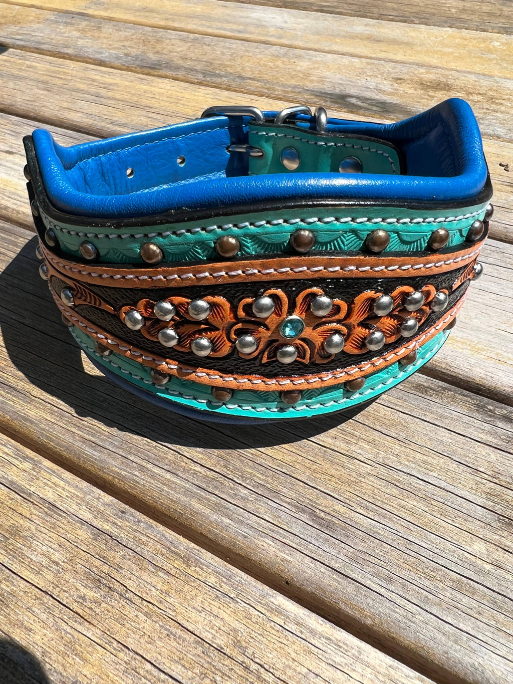 Turquoise Scalloped Western Tooled Leather Dog Collar