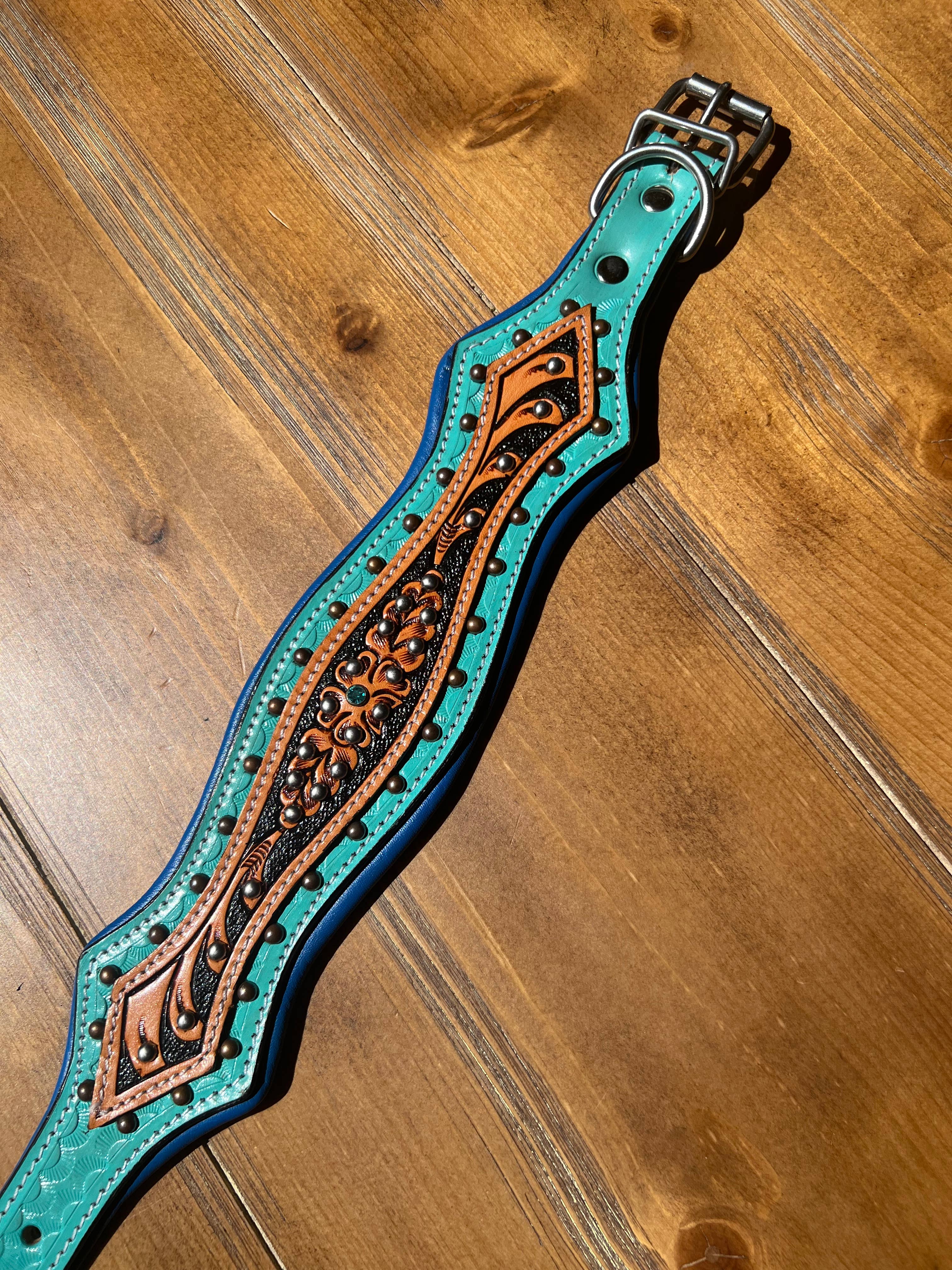 Turquoise Scalloped Western Tooled Leather Dog Collar